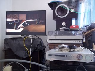 Τηλεοραση 32 ιντσων, 3D εικονα επεξεργασια τριδιαστατης εικονας, 5 τεμαχια 3D γιαλια, γνησιο τηλεκοντρολ