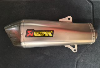 ΓΝΗΣΙΑ AKRAPOVIC ΤΙΤΑΝΙΟ CARBON 65Φ ΚΑΙ ΑΝΤΑΠΤΟΡΑΣ 45Φ ΓΙΑ SCOOTER