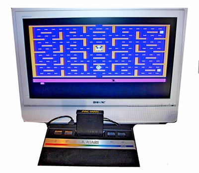 Atari 2600 junior του 1986 με original περιφερειακά και δώρο το PACMAN