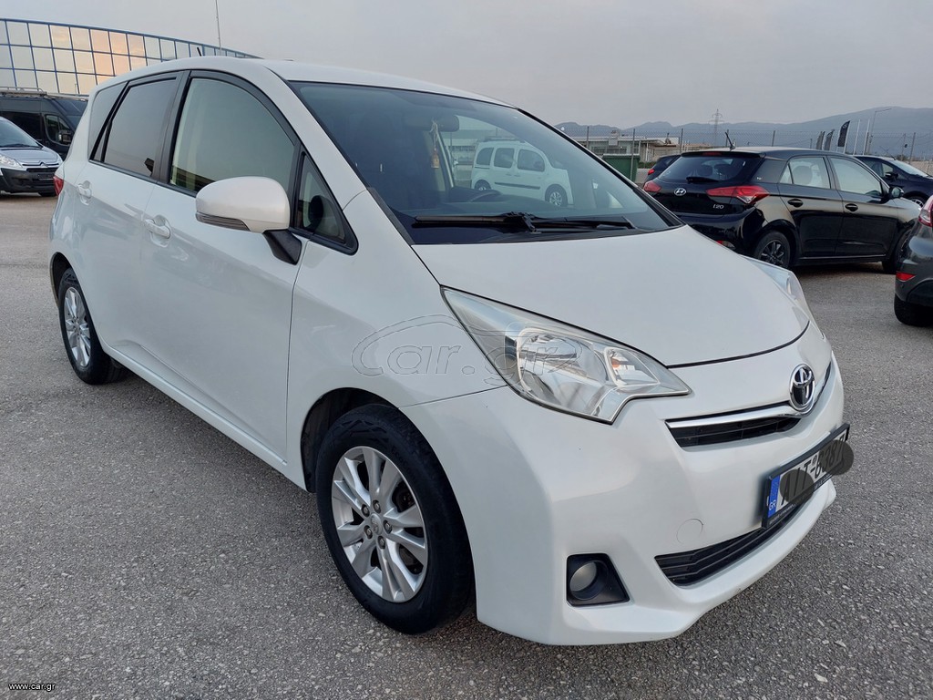 Toyota Verso-S '13