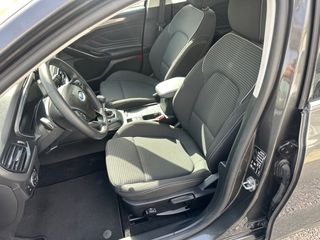 Ford Focus 2021-thumb-13
