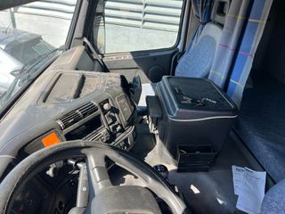 Αυτοκινητάμαξα Volvo 2001 F12-thumb-7
