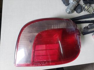 ΦΑΝΑΡΙ ΠΙΣΩ ΔΕΞΙΟ TOYOTA YARIS 99-05 JAPAN