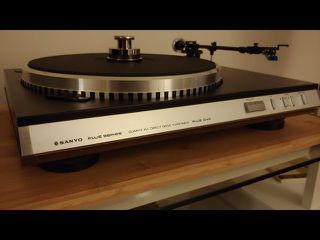 ΠΙΚΑΠ  SANYO  PLUS  Q - 40 + AUDIO TECHNICA VM - 95C