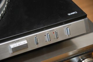 ΠΙΚΑΠ  SANYO  PLUS  Q - 40 + AUDIO TECHNICA VM - 95C-thumb-1