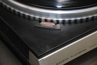 ΠΙΚΑΠ  SANYO  PLUS  Q - 40 + AUDIO TECHNICA VM - 95C-thumb-8