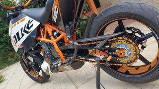 KTM 690 Duke 2011 DUKE R - Full Carbon-thumb-1