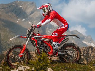 Beta Xtrainer 300 2026-thumb-11