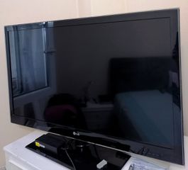 LG 42" & 32"