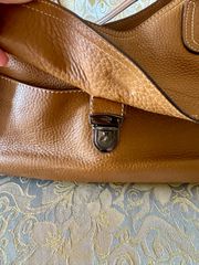 Δερμάτινη τσάντα Prada. 39 х 18.-thumb-1