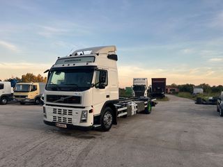 Volvo '03 FM 9  260. 300