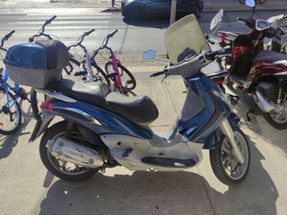Piaggio 2006-thumb-1