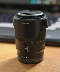 Sony E 18-135mm F3.5-5.6 OSS φακός