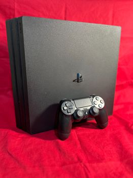 PlayStation 4 Pro 1TB + 2 Games + 1 JBL Handsfree