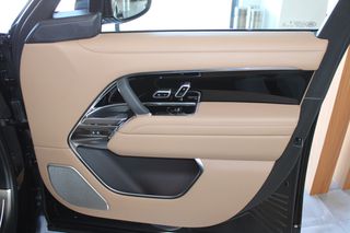 Land Rover Range Rover 2025 P 550 AUTOBIOGRAPHY-thumb-40