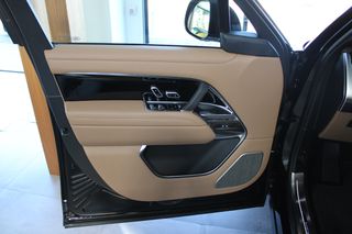 Land Rover Range Rover 2025 P 550 AUTOBIOGRAPHY-thumb-16
