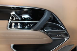 Land Rover Range Rover 2025 P 550 AUTOBIOGRAPHY-thumb-17