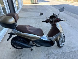 Piaggio Beverly 125 2011-thumb-3