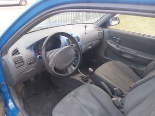 Hyundai Accent 2003-thumb-8