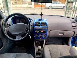 Hyundai Accent 2003-thumb-9
