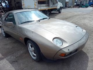 Porsche 928 1983
