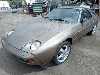 Porsche 928 1983-thumb-1