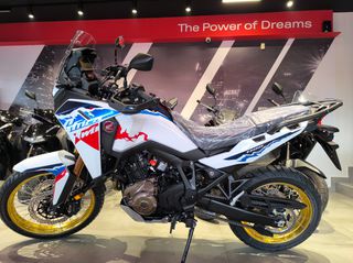 Honda 2026 CRF1100 Africa Twin DCT-thumb-2