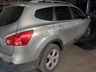 Nissan Qashqai+2 2010