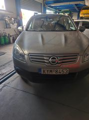 Nissan Qashqai+2 2010-thumb-1