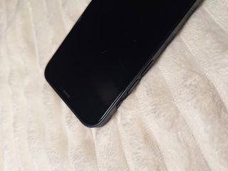 iPhone 12-thumb-1