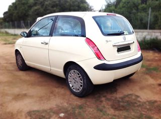Lancia Ypsilon 2004 1.2-thumb-4