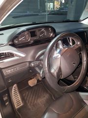 Peugeot 2008 2017-thumb-1