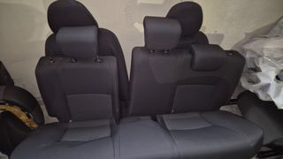 Toyota Yaris-thumb-1