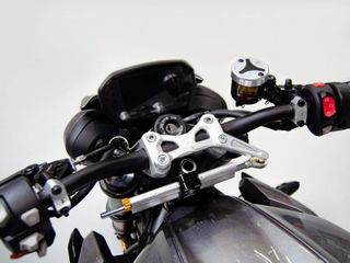 Ducabike κιτ τοποθέτησης σταμπιλιζατέρ τιμονιού για Triumph Street Triple 765