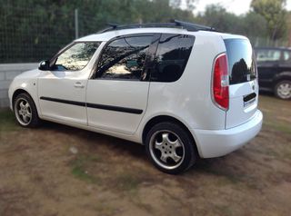 Skoda Roomster 2012 1.2 TSI-thumb-1