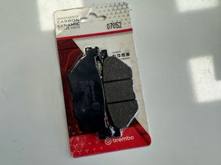 Τακακια πίσω Brembo Yamaha tmax 500 530 560 carbon ceramic