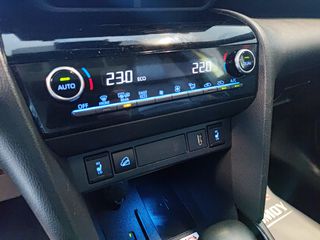 Toyota Yaris Cross 2021 1.5 Hybrid AWD-i PREMIERE Bi-Tone *Panorama*4x4*-thumb-77