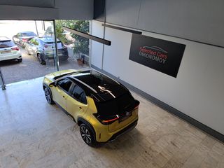 Toyota Yaris Cross 2021 1.5 Hybrid AWD-i PREMIERE Bi-Tone *Panorama*4x4*-thumb-1