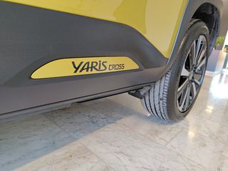 Toyota Yaris Cross 2021 1.5 Hybrid AWD-i PREMIERE Bi-Tone *Panorama*4x4*-thumb-18