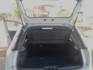 Fiat Punto 2011 1.2-thumb-3