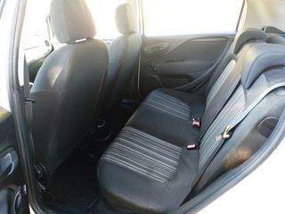 Fiat Punto 2011 1.2-thumb-5