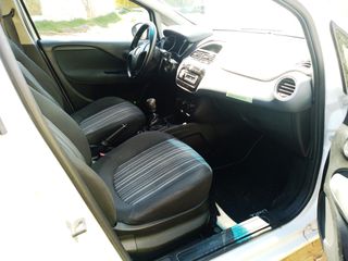Fiat Punto 2011 1.2-thumb-6