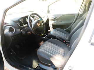 Fiat Punto 2011 1.2-thumb-7