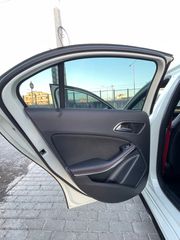 Mercedes-Benz A 45 AMG 2014-thumb-27