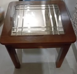 Πωλούνται τραπεζάκια σαλονιού