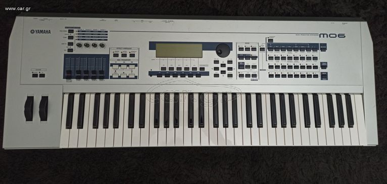 Yamaha MO6 Workstation Synth