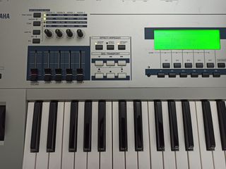 Yamaha MO6 Workstation Synth-thumb-15