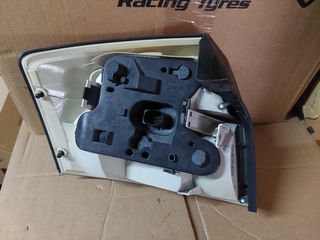 ΠΙΣΩ ΔΕΞΙΟ ΦΑΝΑΡΙ AUDI A4 8E-thumb-2