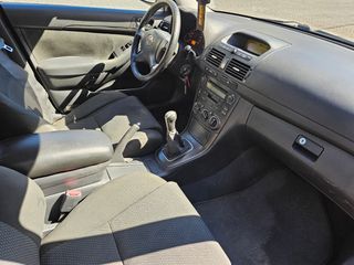 Toyota Avensis 2003-thumb-2
