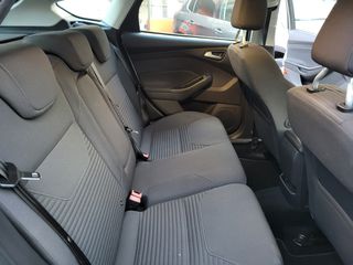 Ford Focus 2015-thumb-13
